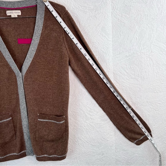 Label + thread Brown 100% Cashmere Cardigan Size Medium - Picture 4 of 7